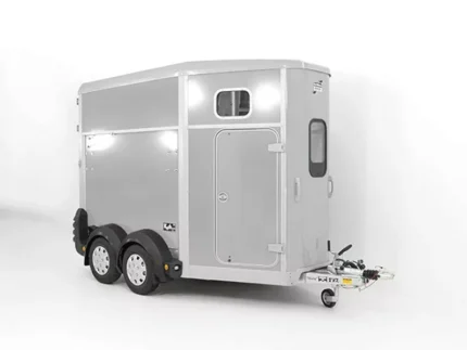 Ifor Williams Pferdeanhänger HB506|Sattelkammer|Silber